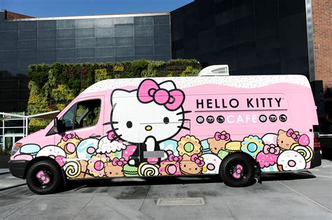 Hello kitty cafe truck - May 24, 2023 · The Hello Kitty Cafe Truck is a bit like Santa, traveling across the land to give out treats and presents, only unlike Santa, it charges money. The target audience for this stuff is collectors, and it’s priced accordingly — a giant cookie is $15, and a hoodie is $70. 